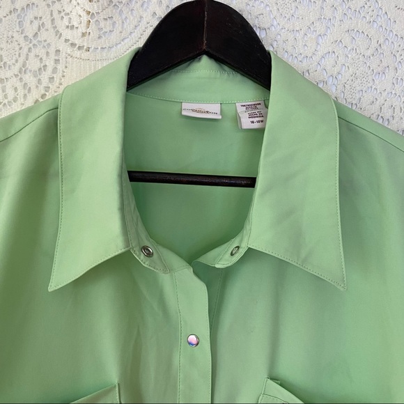 Covington Woman Lime 3/4 Sleeve Snap Front Shirt - Picture 6 of 14